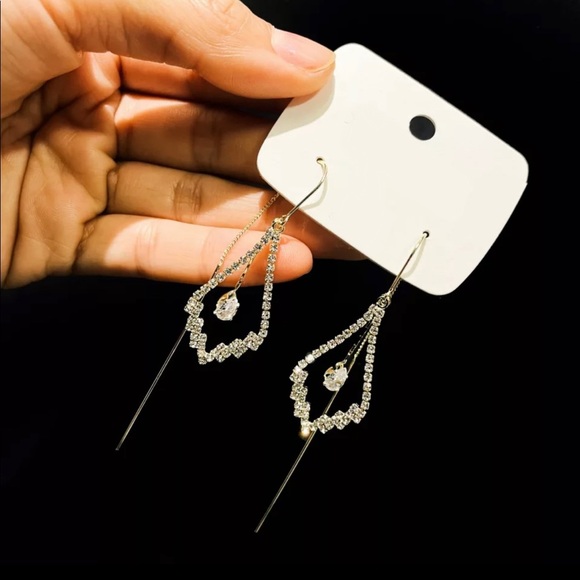 Tear drop earrings with rhinestones - Picture 1 of 5